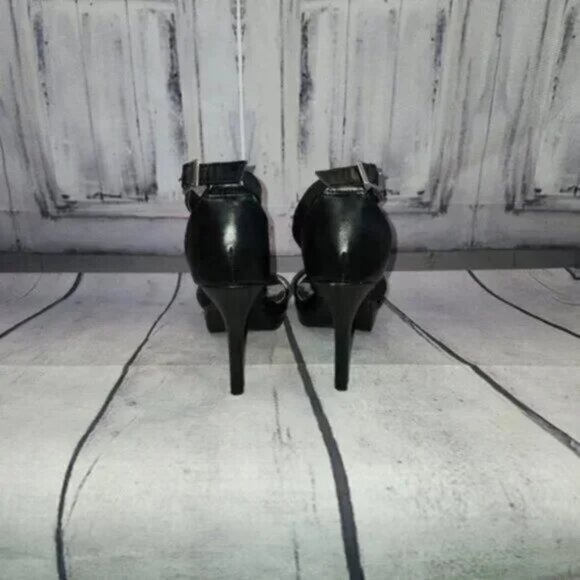 Daisy Fuentes Caite Heels - Picture 5 of 7